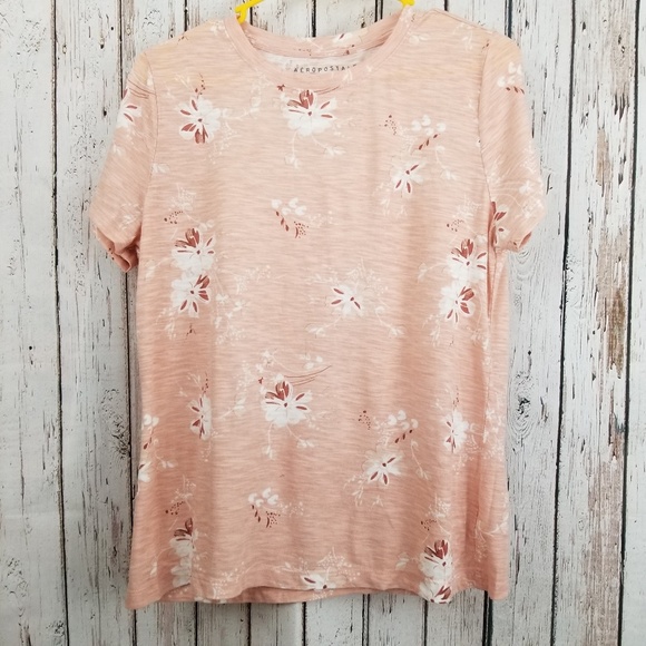 Aeropostale Tops - Aeropostale women's flower graphic tee EUC